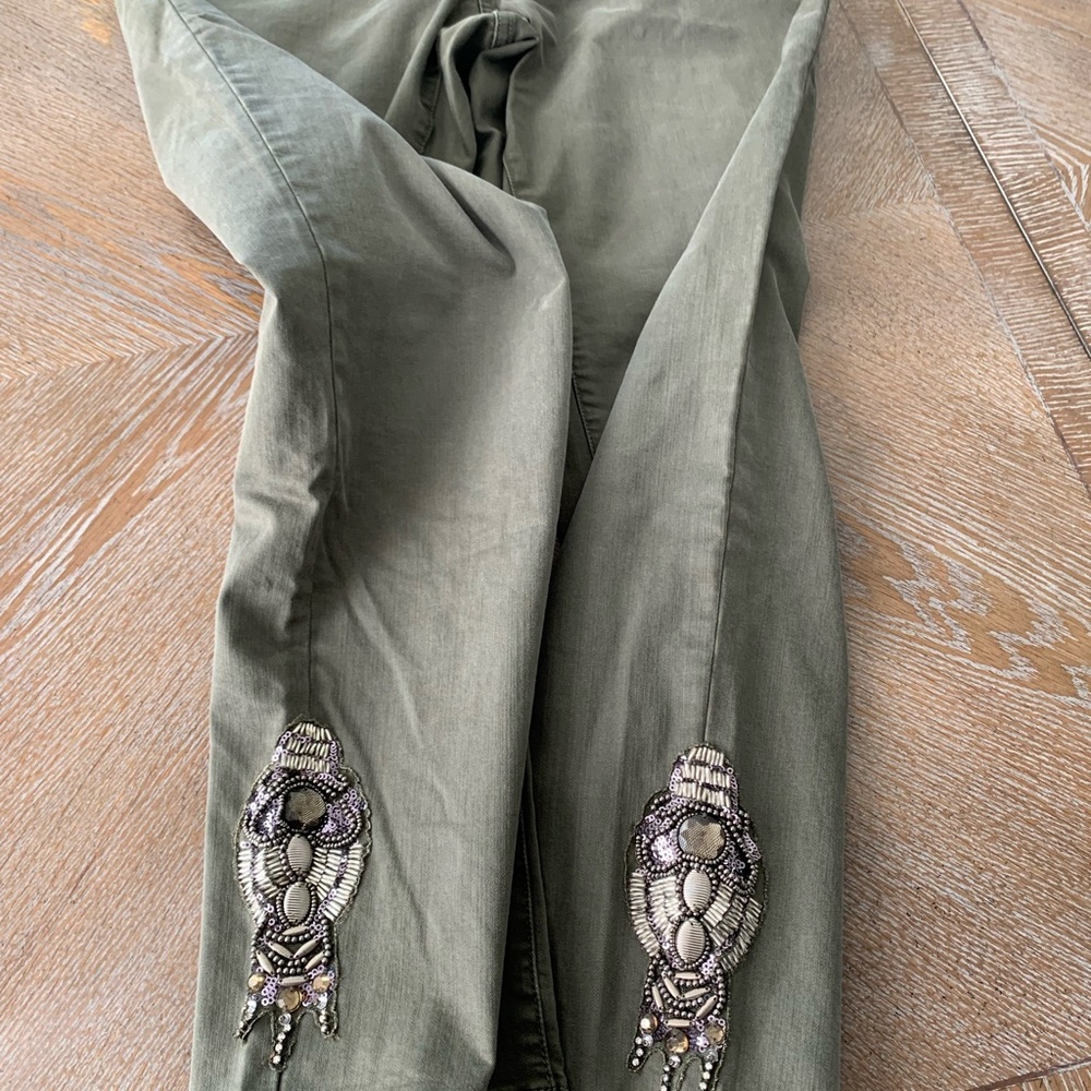 Soft Surroundings Pants Tapered Leg Pull On Medium Green Embellished Waist 34” - Picture 8 of 8